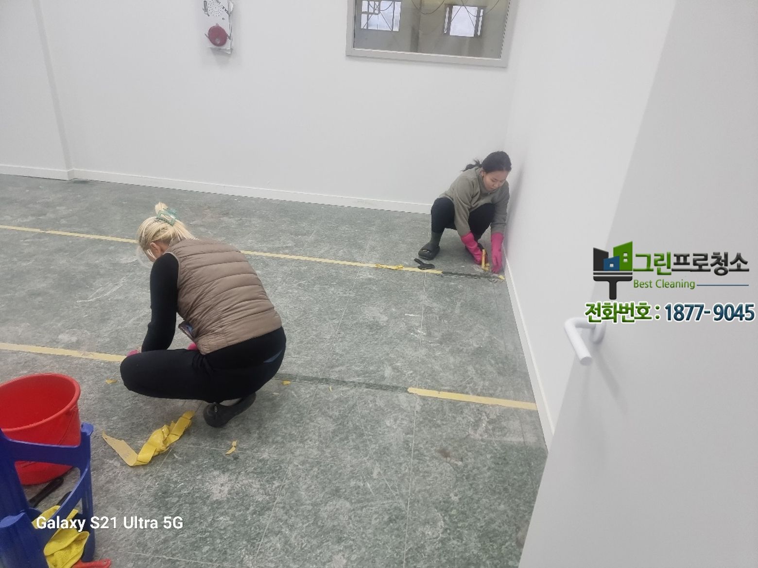창고 구조물과 선반까지 세밀하게 진행되는 전문 청소